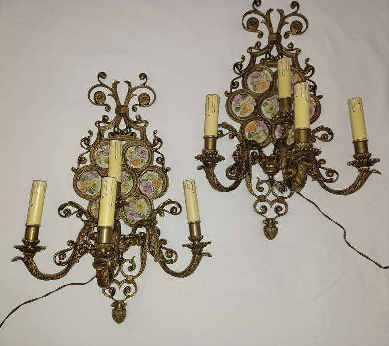 Pereche aplice din bronz masiv cu flori din portelan Capodimonte