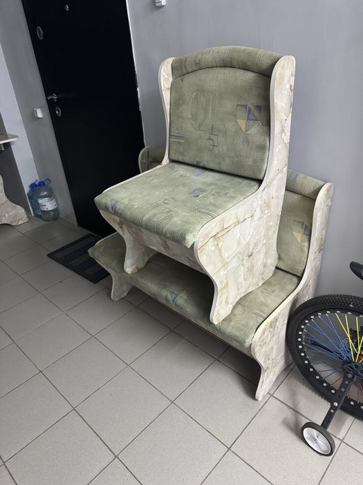 Продам кухонный стол б/у