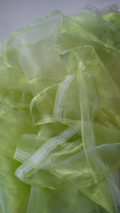 Тюли новые 2шт.х 145 см. ,в упаковке , для зала и кухни .