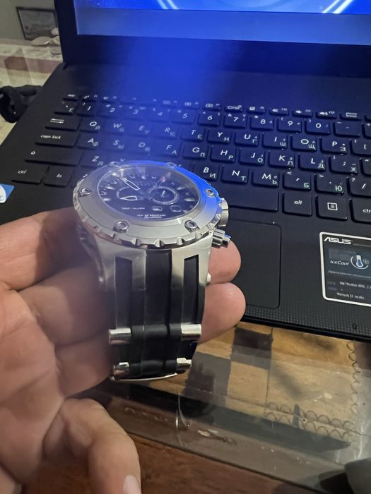 Продаются мужские часы "Invicta"