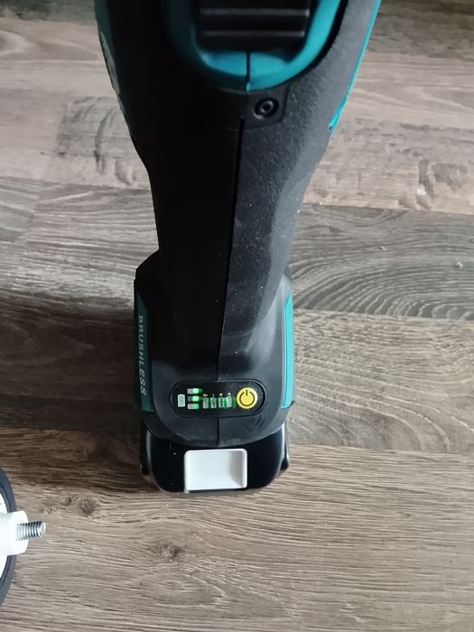 Flex Makita DGA 504 cu variator de viteza și baterie de 6A NOU