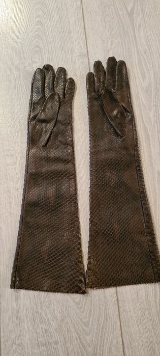 Manusi dama Chanel lungi  piele sarpe piton  noi