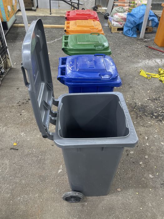 Мусорные контейнеры