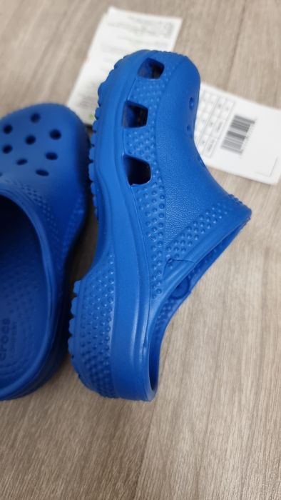 Crocs noi -cu defect