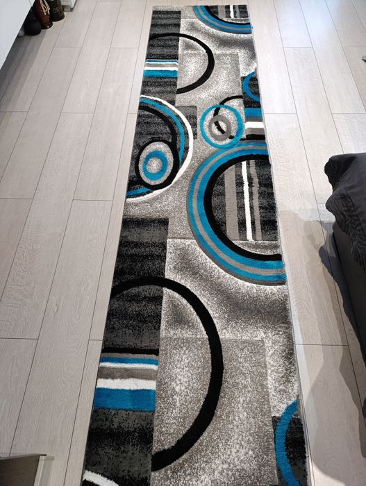 Пъстра пътека с геометрични фигури