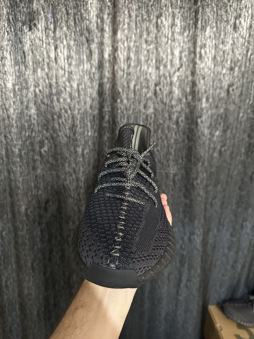 Yeezy 350 v2 Black