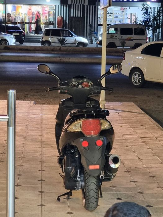 Skuter benzin 100 ga 3 ta tezlik 120