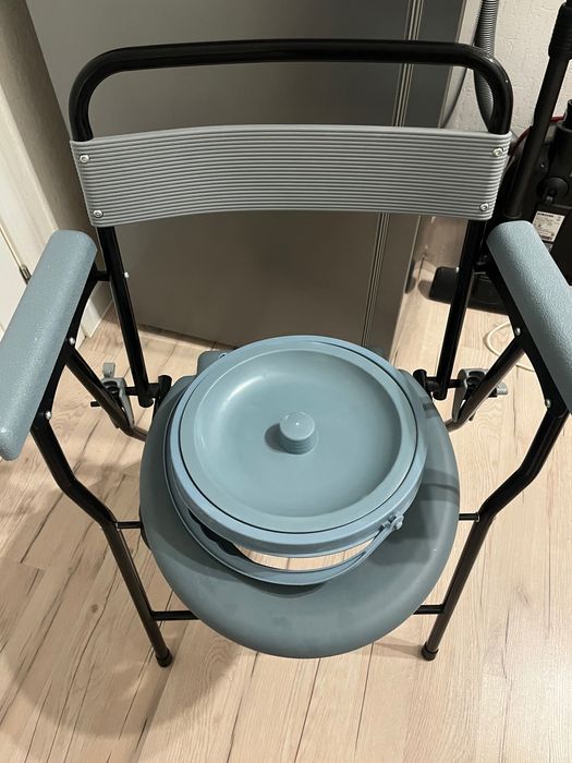 Санитарный стул продам