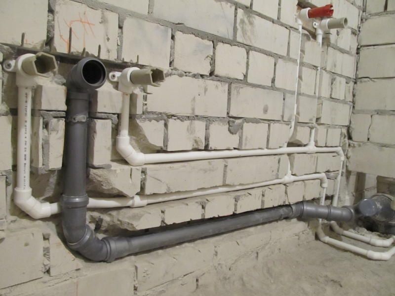 Сантехник  грамотно качественно.