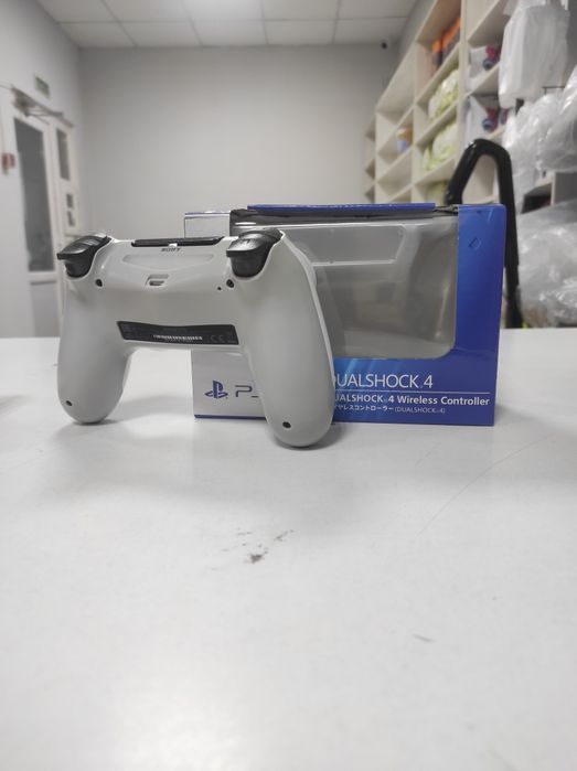 Контроллер Sony Dualshock 4