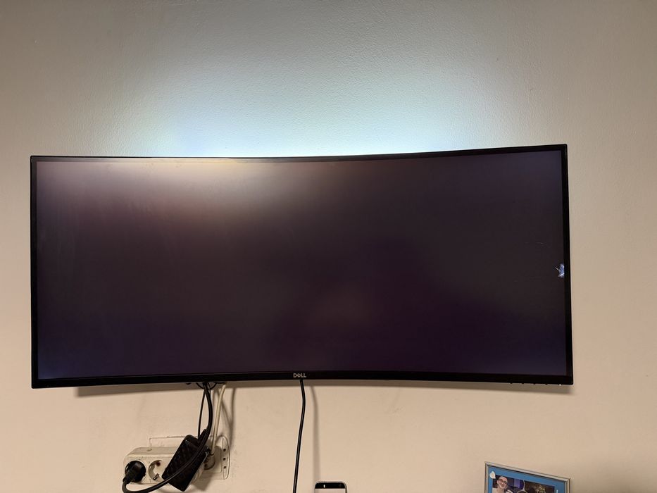 Monitor curbat ultrawide Dell U3818DW