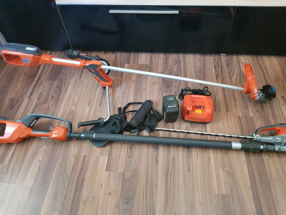 Set Husqvarna motocoasa 536LiRX și foarfecă de tuns gard viu  telescopica  4,5 m husqvarna  520iHT4