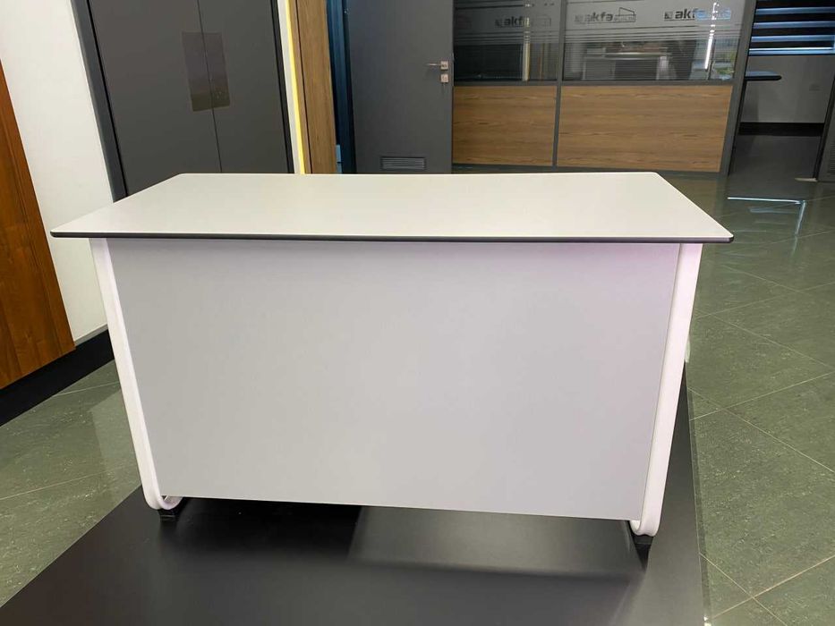 Учительский стол + учительский стул