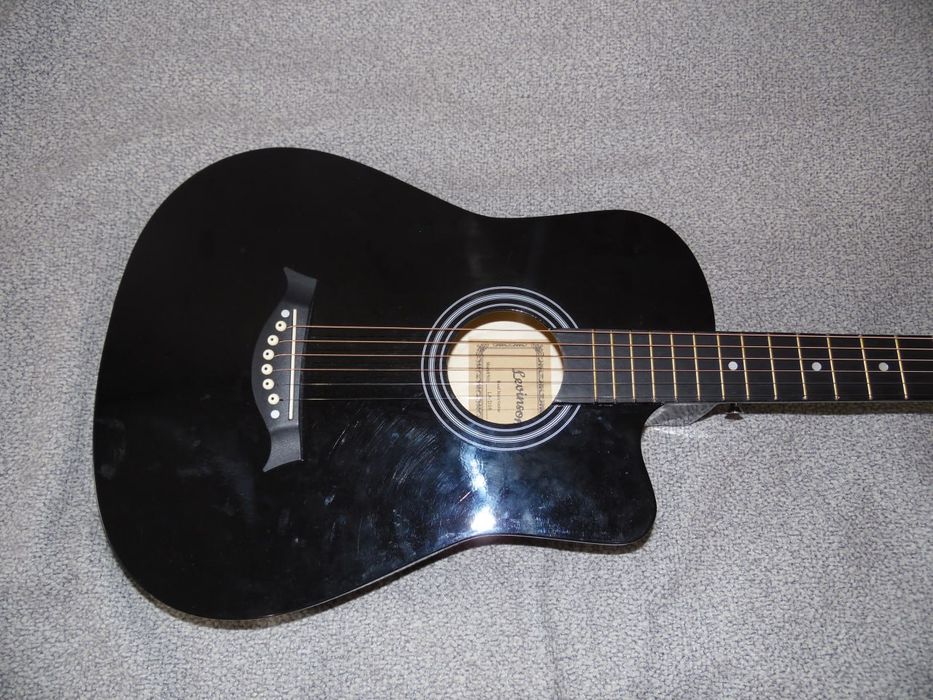 Акустическая гитара