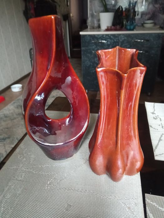 Вазы цветного стекла