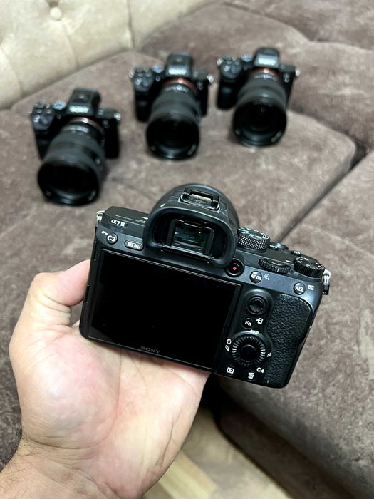 Sony A 7 lll sotiladi. Srochnaa