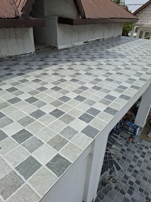 Execut lucrări la gata