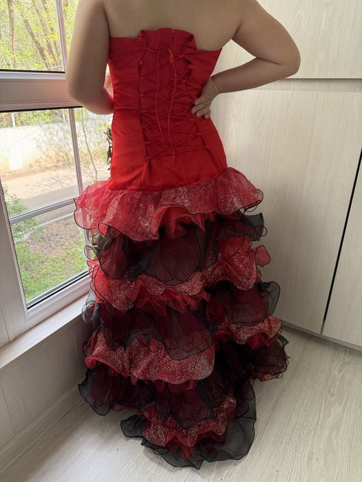 Эффектное платье для девочки