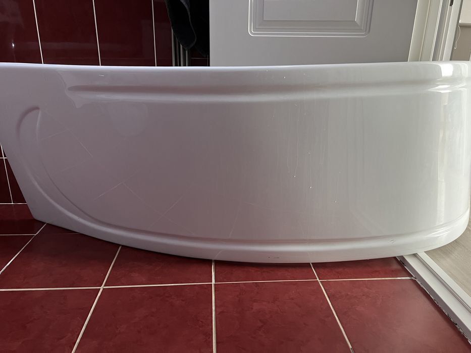 Акриловая угловая ванна