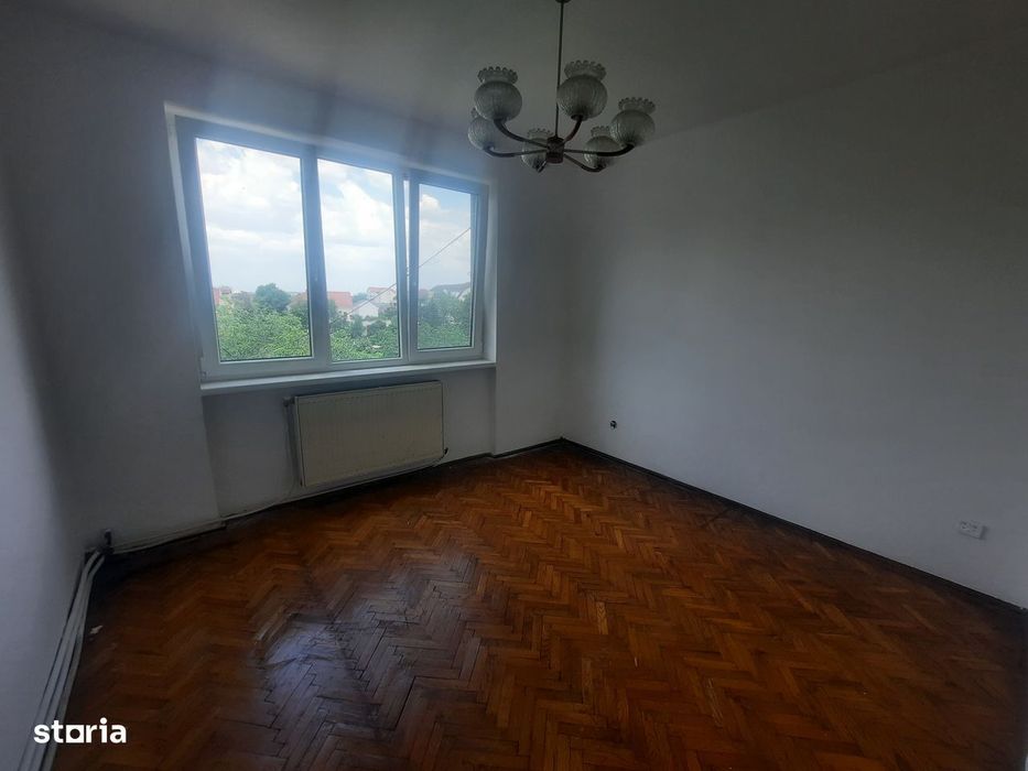 Vand apartament 4 camere semicentral - Satu Mare