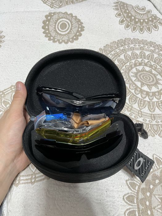 Продам очки специальные!