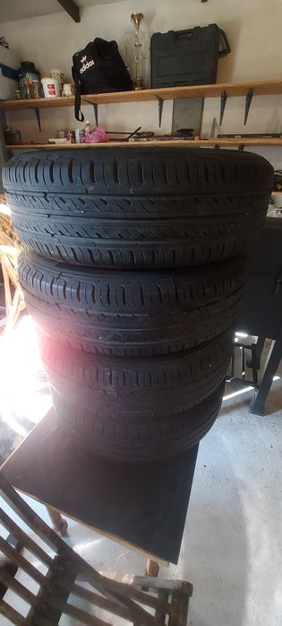 Гуми с джанти  за Форд Фиеста