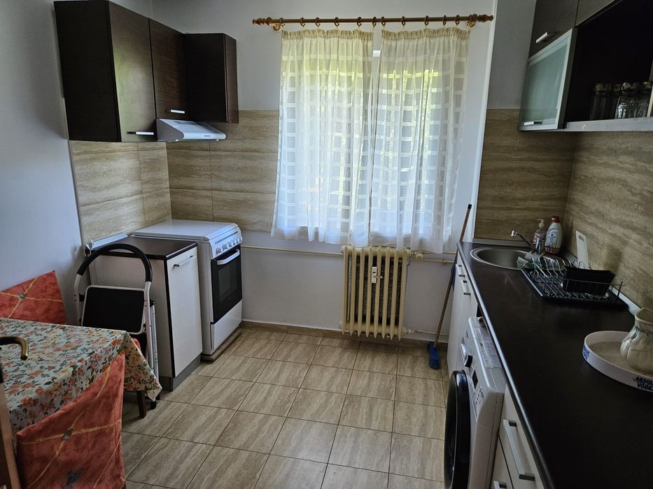 Apartament 2 camere, renovat, mobilat, complet utilat. Brazda Lui Novac Craiova.