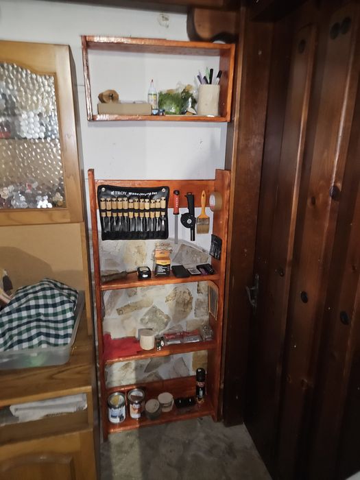 Ръчно изработени дървени рафтове