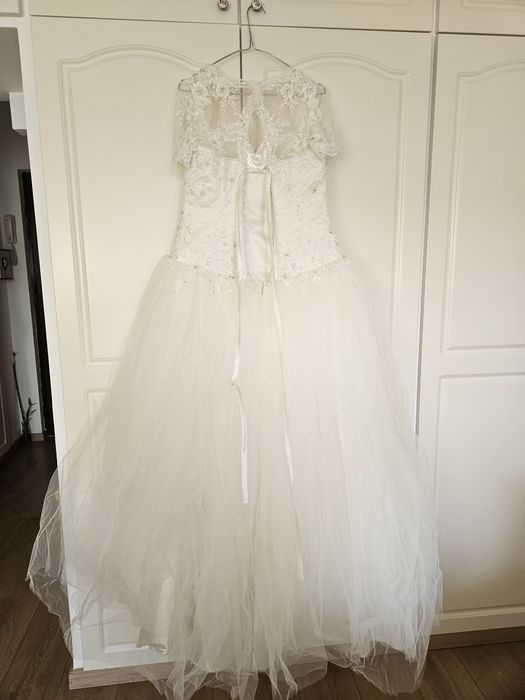 Vând rochie de mireasa mărimea 48