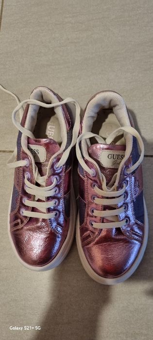 Adidasi originali Guess