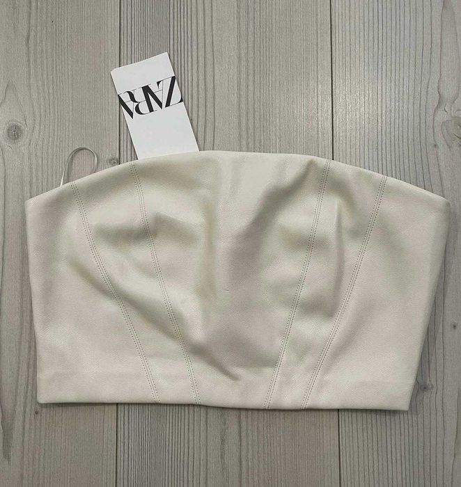 Nou top din piele de la Zara S 45 lei