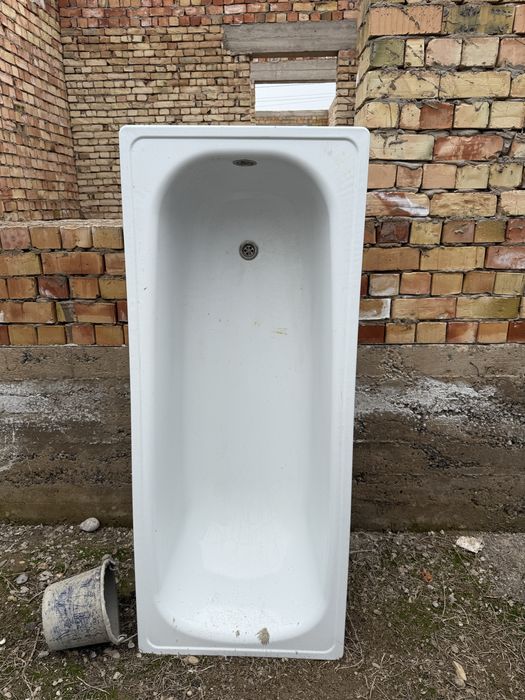 Ванна продается в хоршим качестве