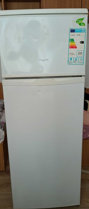 Vând frigider Myria