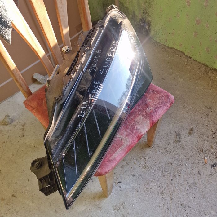 Skoda Superb face 2021 ляв фар