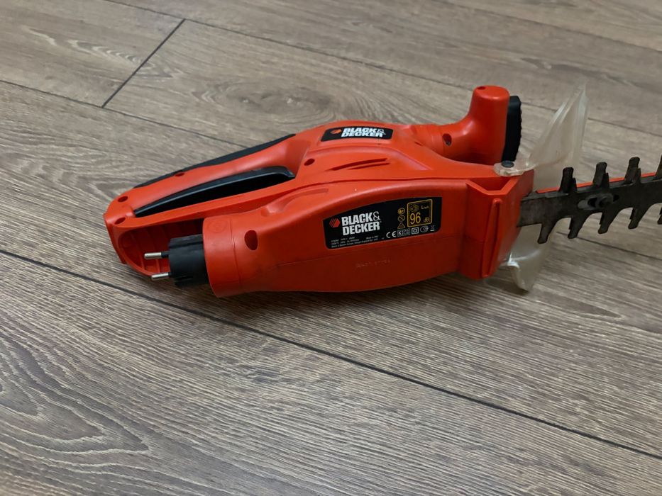 Продам Кусторез black decker