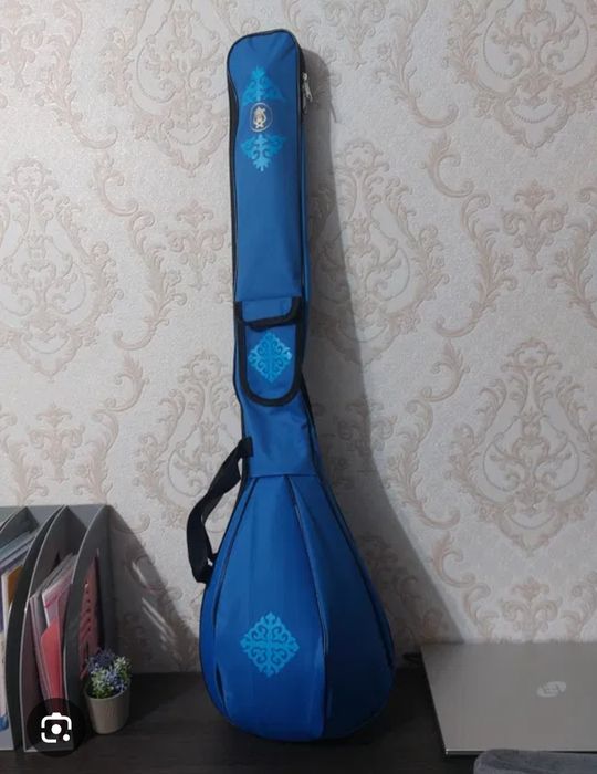 Домбыра с чехлом