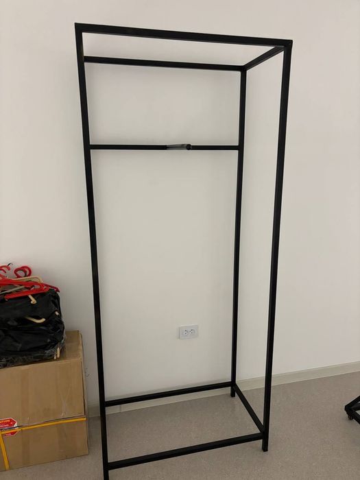 Стеллажи для одежды