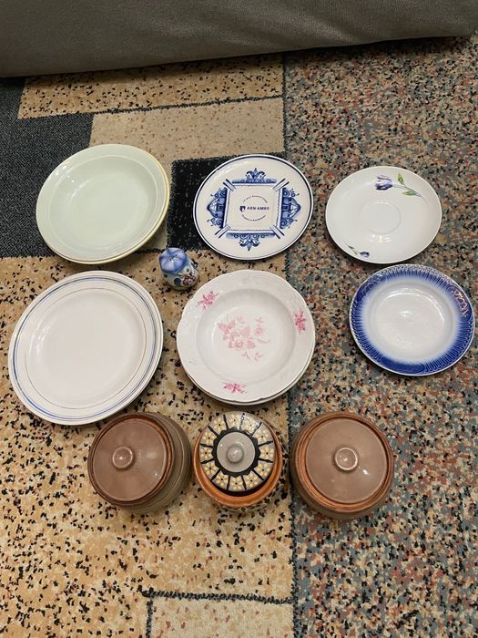 Посуда разная тарелки кружки