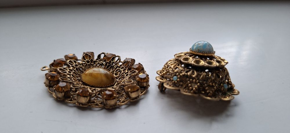 Продам Чешские броши