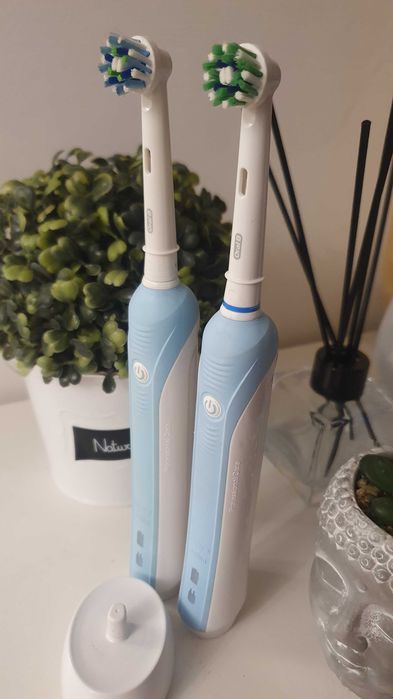 Set 2 periuțe electrice nou