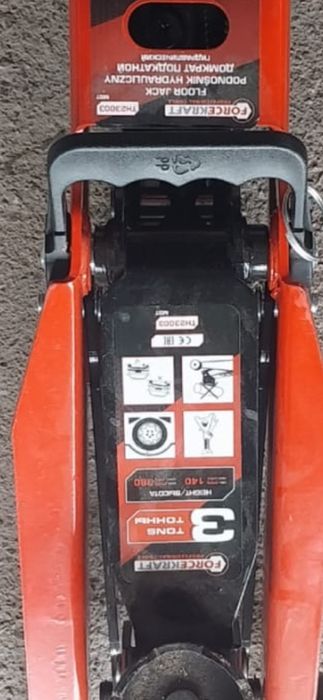 Домкрат 3тон,,, новый