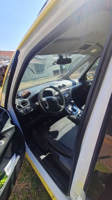 Продавам мини ван форд галакси 2015