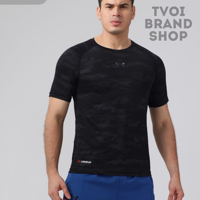 Спортивная футболка