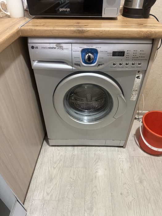 Продам машинку автомат LG б/у