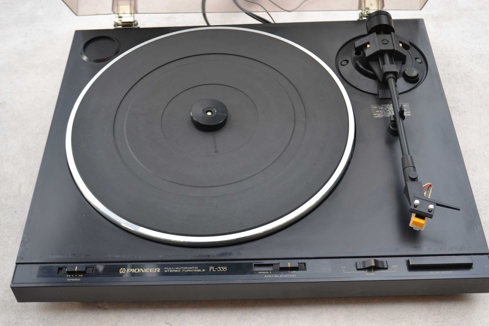 Pick up Pioneer PL 335