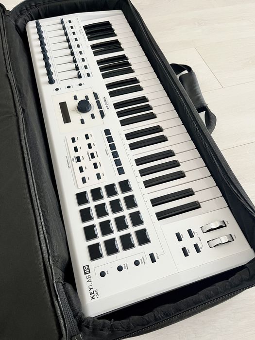 Arturia KeyLab 49 MkII White + Husă Thomann