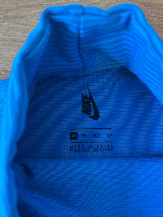Top Nike albastru