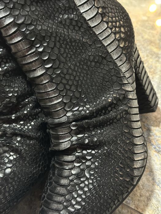 Botine elegante cu eticheta