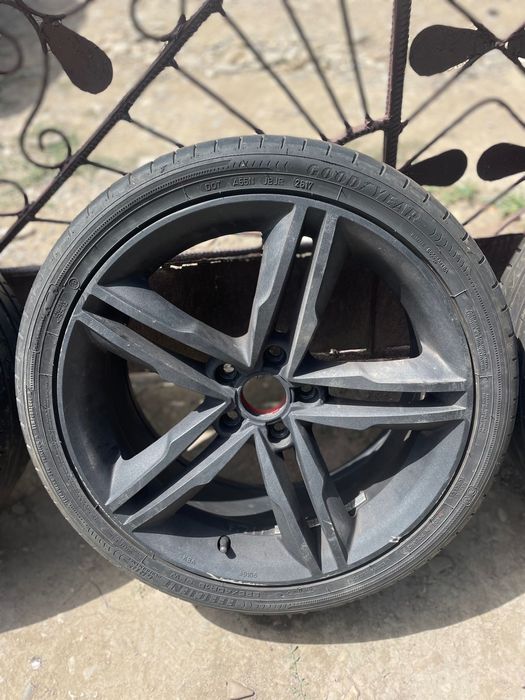 Vând jante aliaj R18 care prezintă urme de uzură,nefiind sparte/sudate