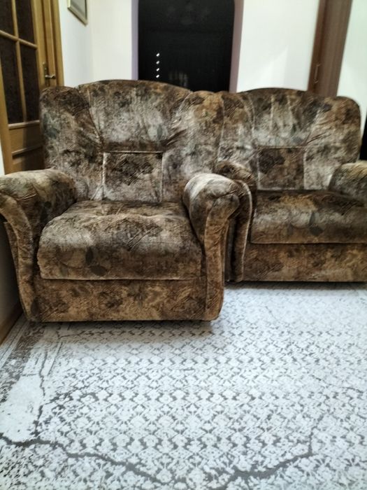 Продам 2 кресла б/у